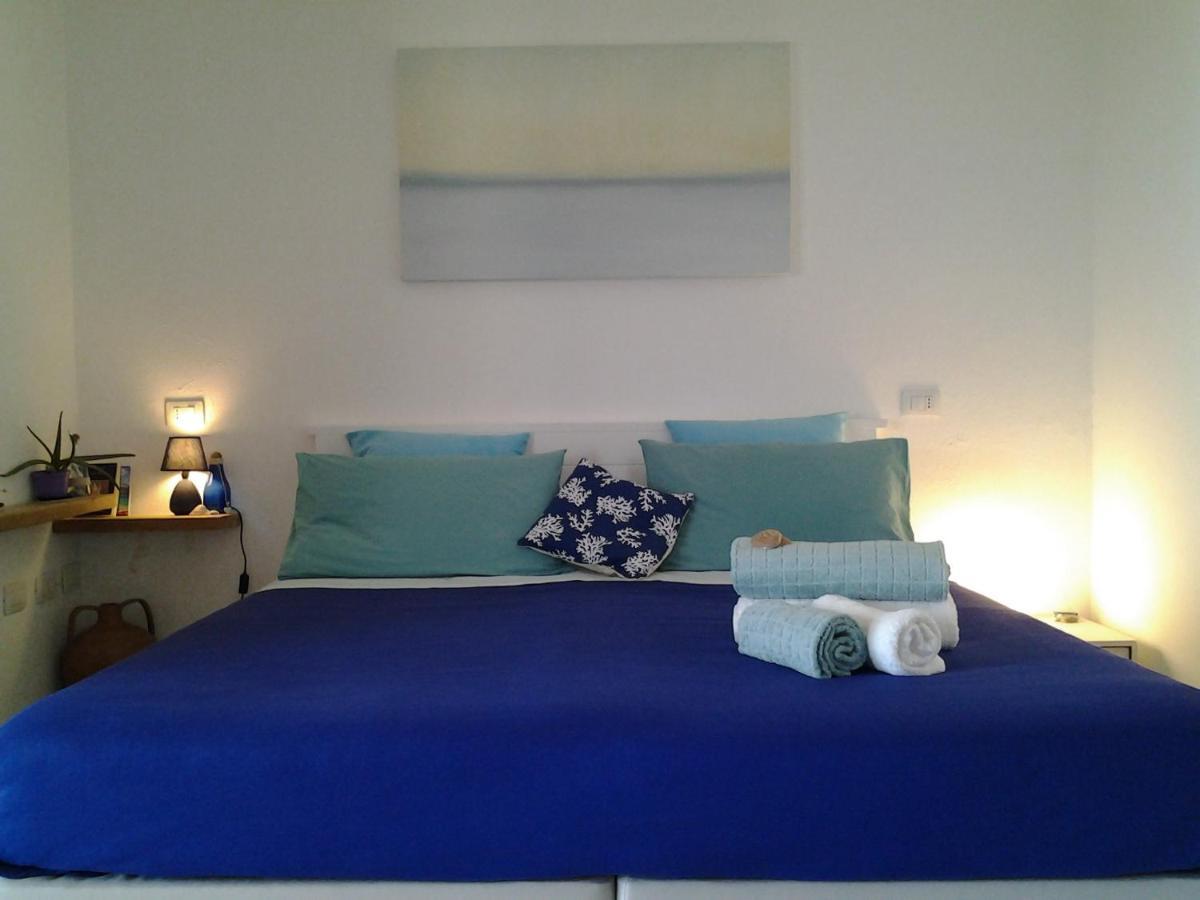 Frina Di Mari B&B San Teodoro  Eksteriør billede