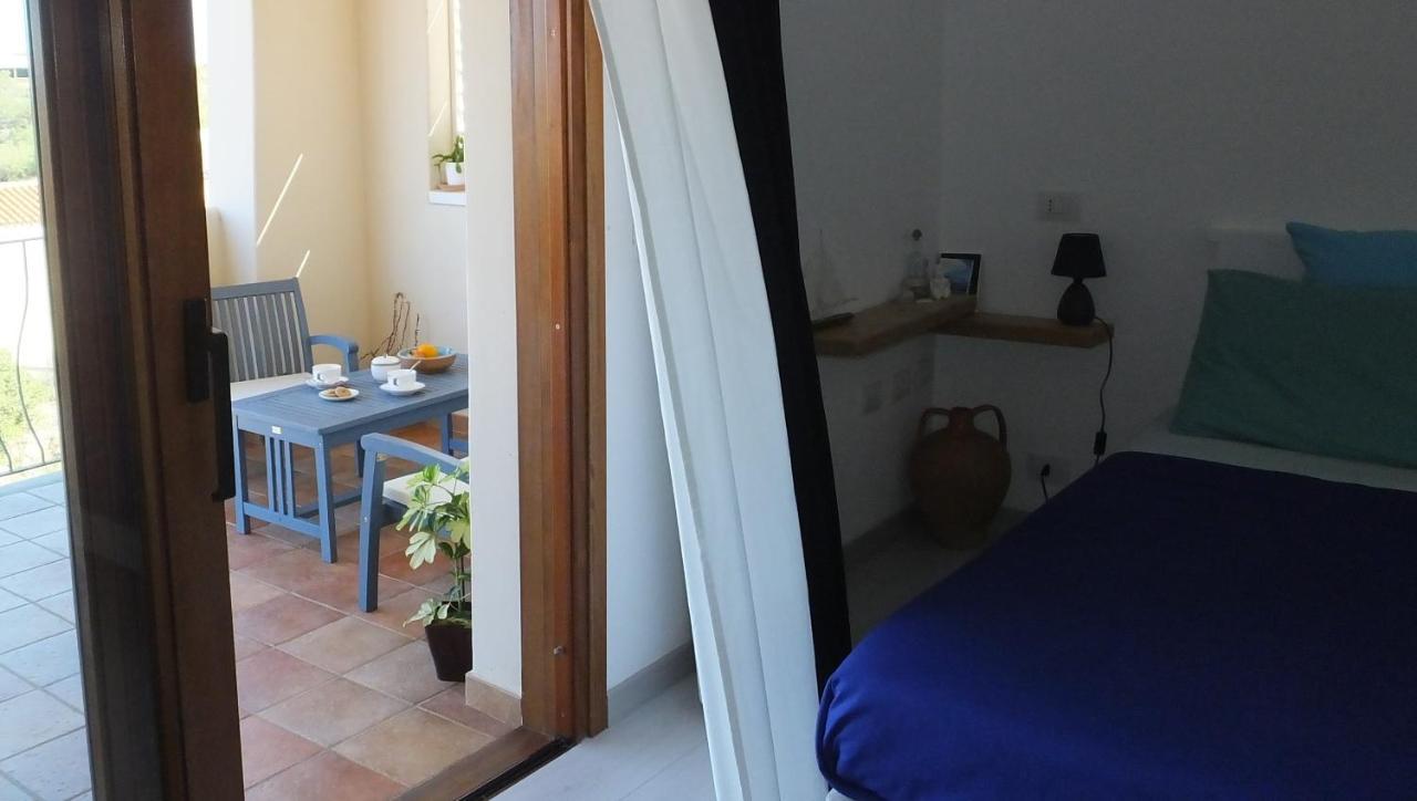 Frina Di Mari B&B San Teodoro  Eksteriør billede