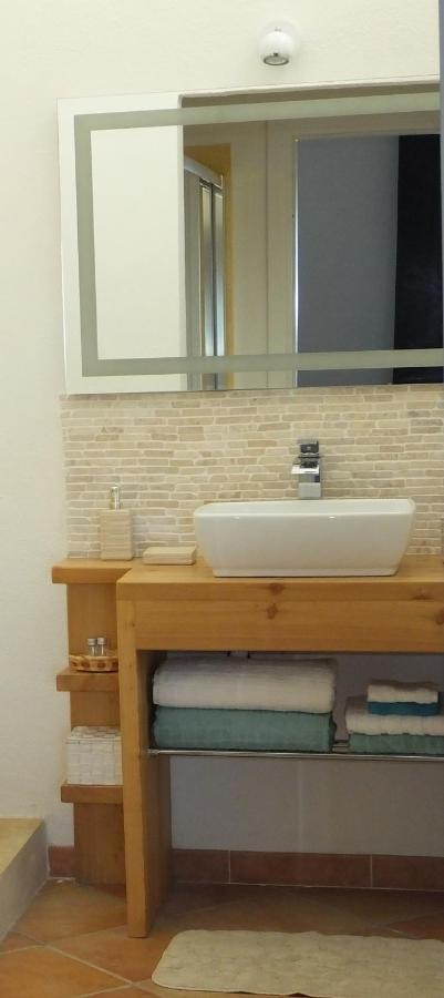 Frina Di Mari B&B San Teodoro  Eksteriør billede