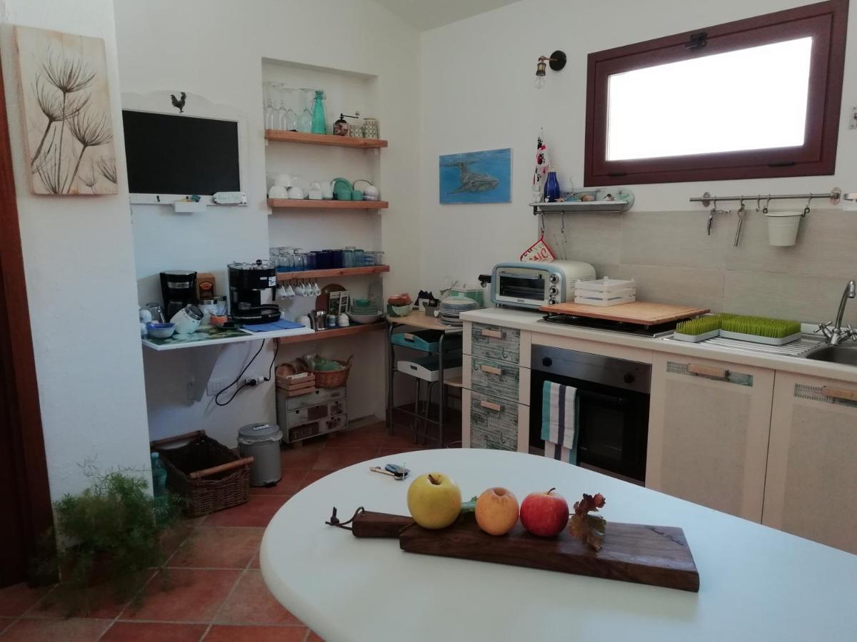 Frina Di Mari B&B San Teodoro  Eksteriør billede